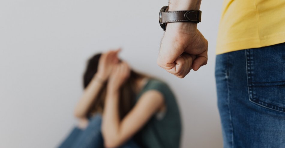 zdjęcie: Był agresywny wobec brata. Musi opuścić mieszkanie na 14 dni / pexels/4379912