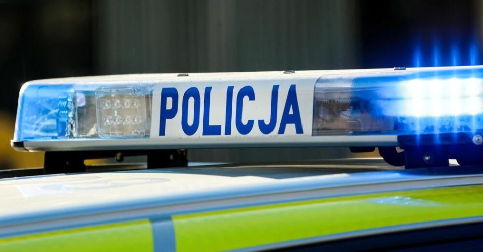 zdjęcie: Zmarł 20-latek pobity przez grupę młodych mężczyzn w parku w Piszu / fot. PAP