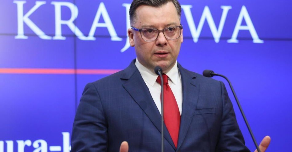 zdjęcie: Zarzuty dla dwóch osób w związku z pożarem hali przy ul. Marywilskiej / fot. PAP