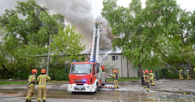 Pożar przy Podskarbińskiej w Warszawie; na miejscu specjalna grupa do ratowania strażaków