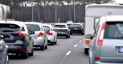 Zachodniopomorskie: ogromne zatory na S3 i A6 pod Szczecinem; trwają powroty znad morza