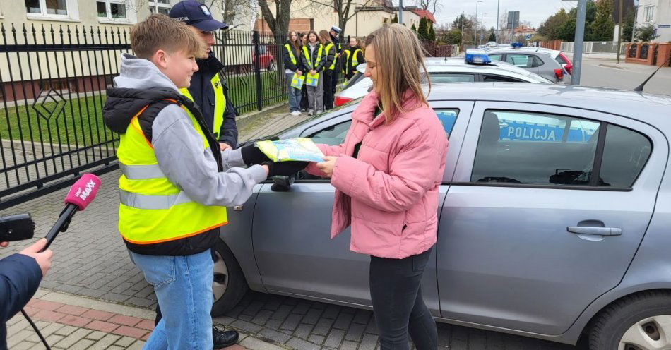 zdjęcie: Kolejna odsłona akcji Na Drodze – Patrz i Słuchaj” w Inowrocławiu / fot. KPP Inowrocław