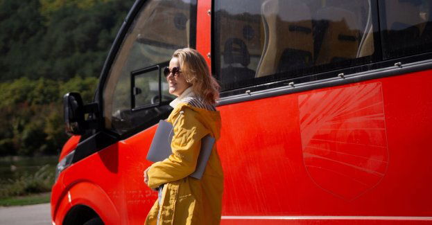 Cztery elektryczne busy dotarły do Zakopanego; mają kursować do Morskiego Oka