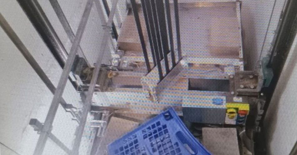 zdjęcie: Trzej trzynastolatkowie zatrzymani po zniszczeniu wind w Lubinie / fot. KPP w Lubinie