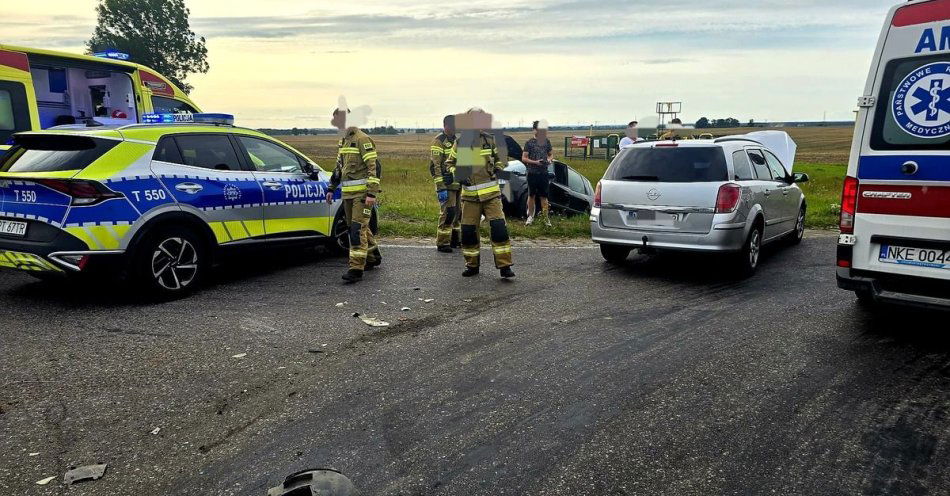 zdjęcie: Wyjaśniają okoliczności wypadku drogowego. Ranne 4-letnie dziecko trafiło do szpitala / fot. KPP w Kętrzynie