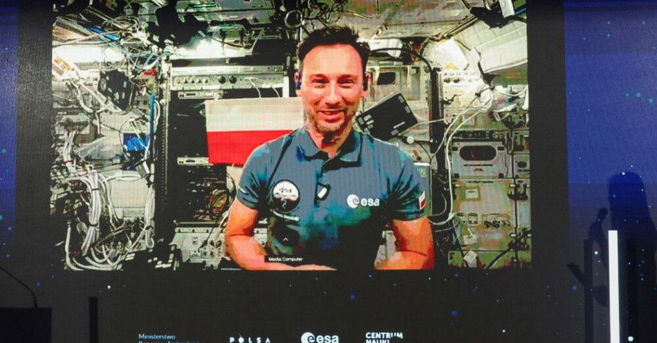 zdjęcie: Polskiego astronautę wspiera doświadczenie z CERN / fot. PAP