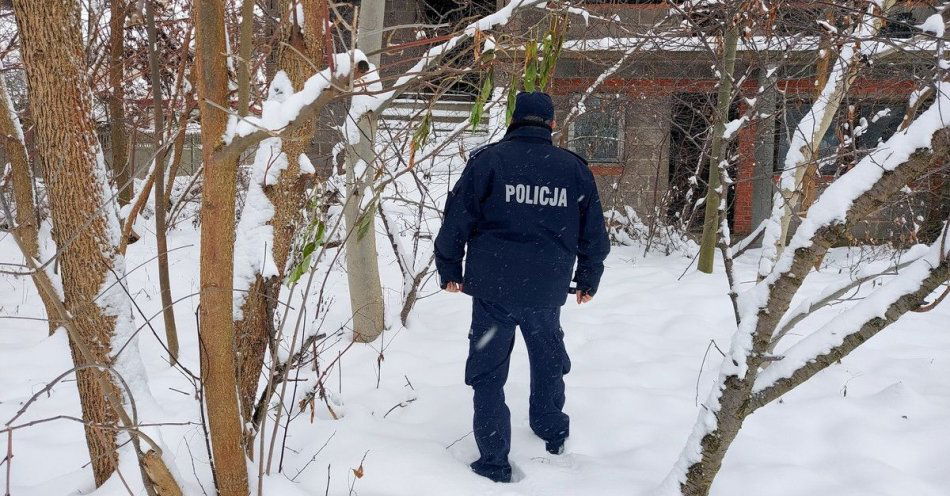 zdjęcie: Policja w Rawie apeluje reaguj gdy ktoś zamarza / fot. KPP w Rawie Mazowieckiej