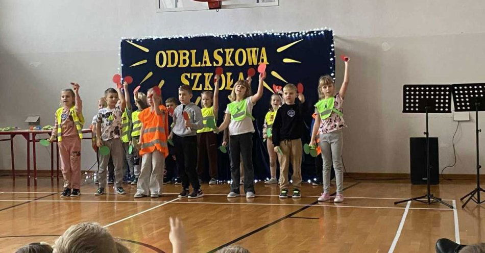 zdjęcie: Uczniowie z Czerśli błyszczą w konkursie Odblaskowa Szkoła 2025 / fot. KPP Łuków
