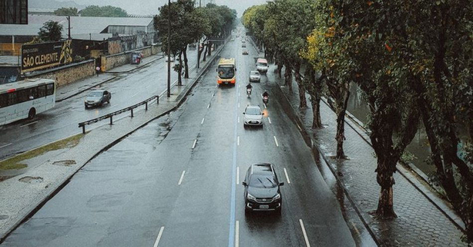 zdjęcie: Priorytetowym zadaniem funkcjonariuszy wydziału ruchu drogowego jest zapewnienie bezpieczeństwa wszystkim jego uczestnikom / pexels/18196482