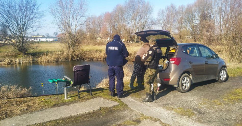 zdjęcie: Wspólny patrol policji i strażników rybackich / fot. KPP Inowrocław