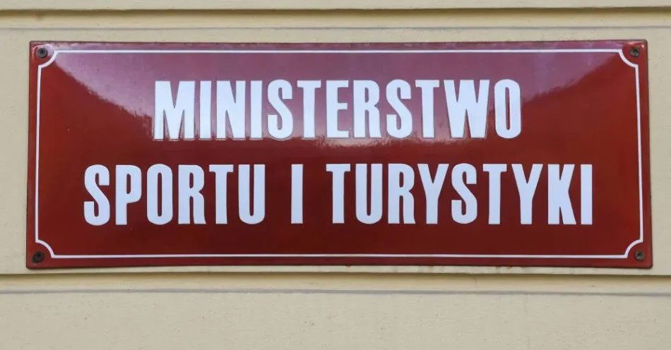 zdjęcie: Prokuratura: zwróciliśmy się do ministerstwa o nadesłanie kopii raportu „Polaków Portret Własny” / Warszawa, 05.12.2019. Siedziba Ministerstwa Sportu i Turystyki, 5 bm. w Warszawie. (rp/doro) PAP/Radek Pietruszka