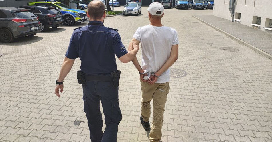 zdjęcie: Ze sklepu wprost do aresztu / fot. KPP w Zgierzu