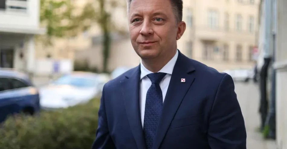 zdjęcie: Dworczyk: jest decyzja o wyjściu europosłów Rozwoju Plus z delegacji PiS w Parlamencie Europejskim / Warszawa, 28.07.2026. Członek stowarzyszenia „Rozwój Plus” europoseł Michał Dworczyk podczas wypowiedzi dla mediów przed spotkaniem w Warszawie, 28 bm. Komitet Polityczny PiS wykluczył z partii ponad 30 parlamentarzystów ze stowarzyszenia „Rozwój Plus” Mateusza Morawieckiego. Były premier zapowiedział, że w przypadku usunięcia członków stowarzyszenia z PiS, założą oni klub parlamentarny. (doro) PAP/Albert Zawada