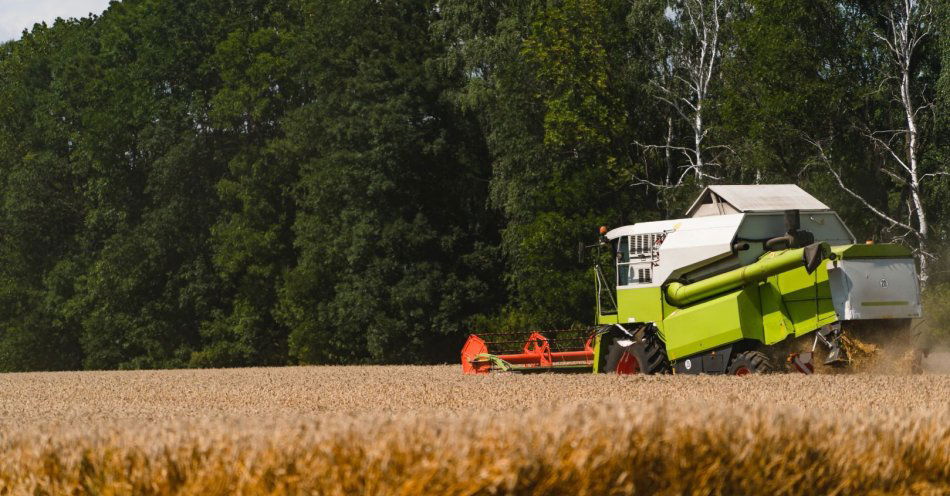 zdjęcie: Nieszczęśliwy wypadek z udziałem kombajnu / v40833639