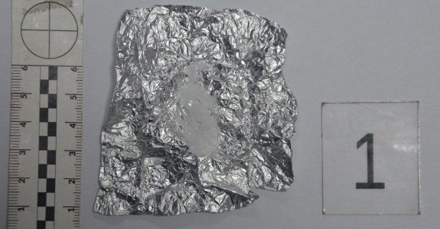 37-letni kierowca jechał pod wpływem narkotyków, w aucie miał środki psychotropowe