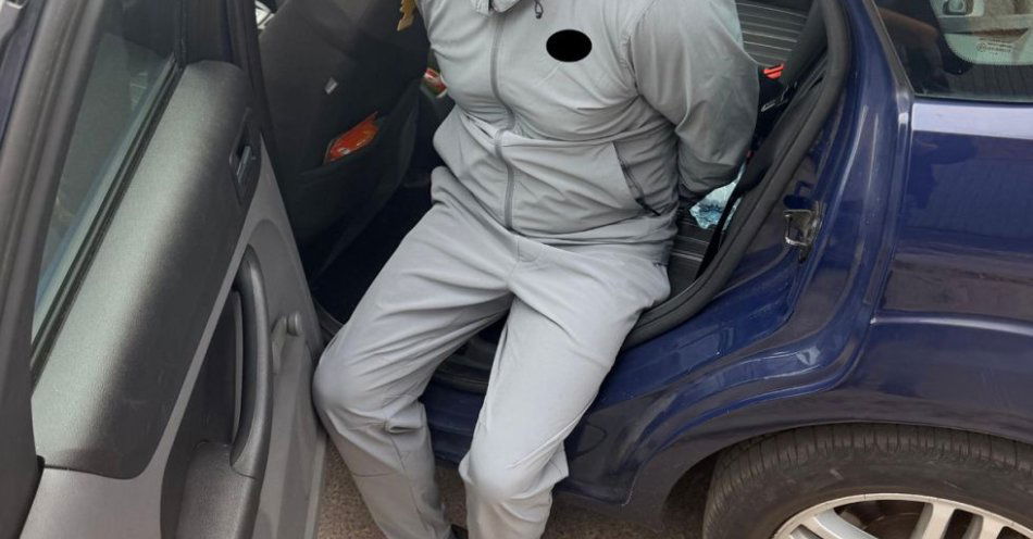 zdjęcie: Odzyskano Skodę Superb po kradzieży. Zatrzymano kobietę i mężczyznę / fot. KPP w Wołominie