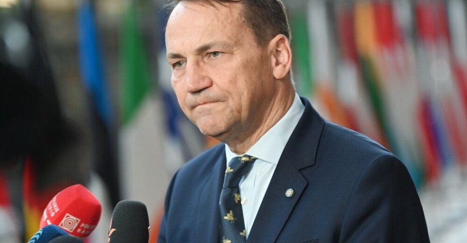 zdjęcie: Zdewastowano pomnik zamordowanych polskich jeńców w Miednoje / fot. PAP