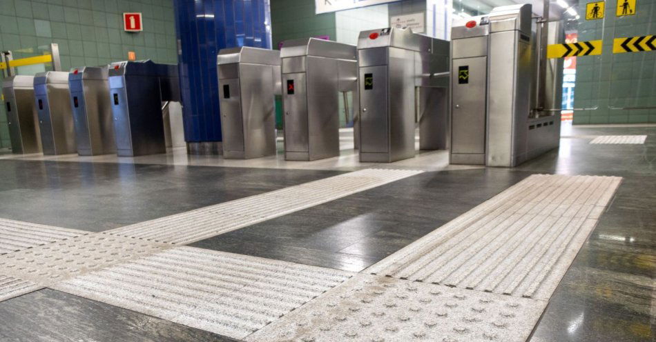 zdjęcie: Stacje metra z nowymi oznaczeniami / fot. nadesłane