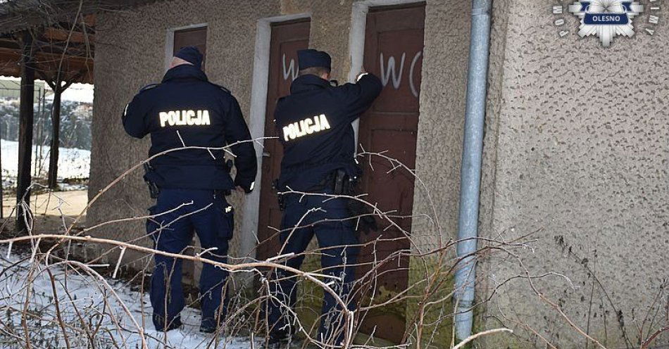 zdjęcie: Świadek uratował 63-latka leżącego w zaspie / fot. KPP Olesno