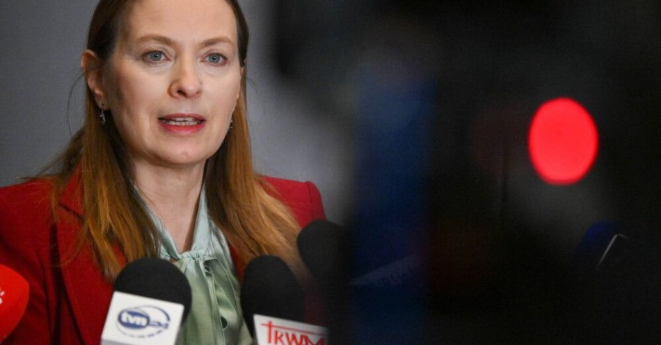 zdjęcie: Pełczyńska-Nałęcz: spotkam się z liderami partii koalicyjnych, by porozmawiać o dalszej współpracy / Warszawa, 29.01.2026. Minister funduszy i polityki regionalnej Katarzyna Pełczyńska-Nałęcz podczas konferencji prasowej w siedzibie ministerstwa w Warszawie, 29 bm. poświęconej usuwaniu miejsc nielegalnego nagromadzenia odpadów niebezpiecznych. Temat konferencji: 