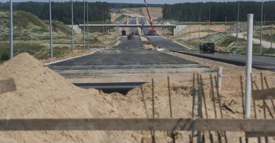 zdjęcie: Program budowy 100 obwodnic - jako pierwsza powstała obwodnica Lipska / fot. PAP