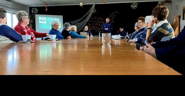 Seniorzy w sieci na celowniku debat w Siemieniu i Sosnowicy