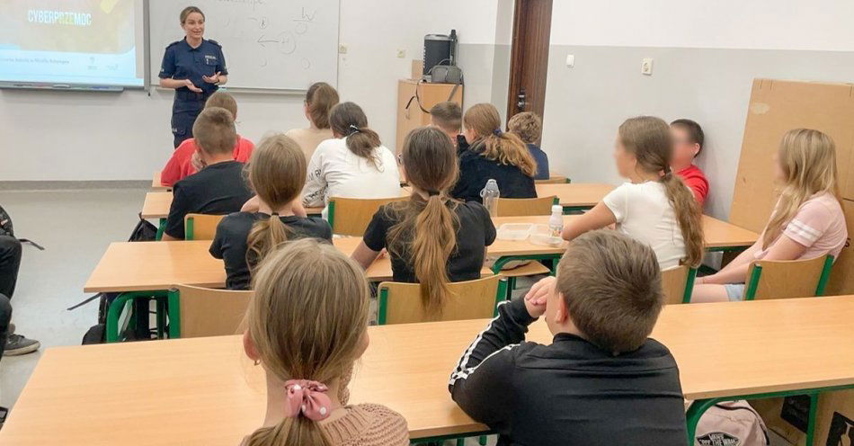 zdjęcie: Podnoszenie świadomości i ostrożność to podstawa - cyberprzestrzeń może być bezpieczna / fot. KPP Sulęcin