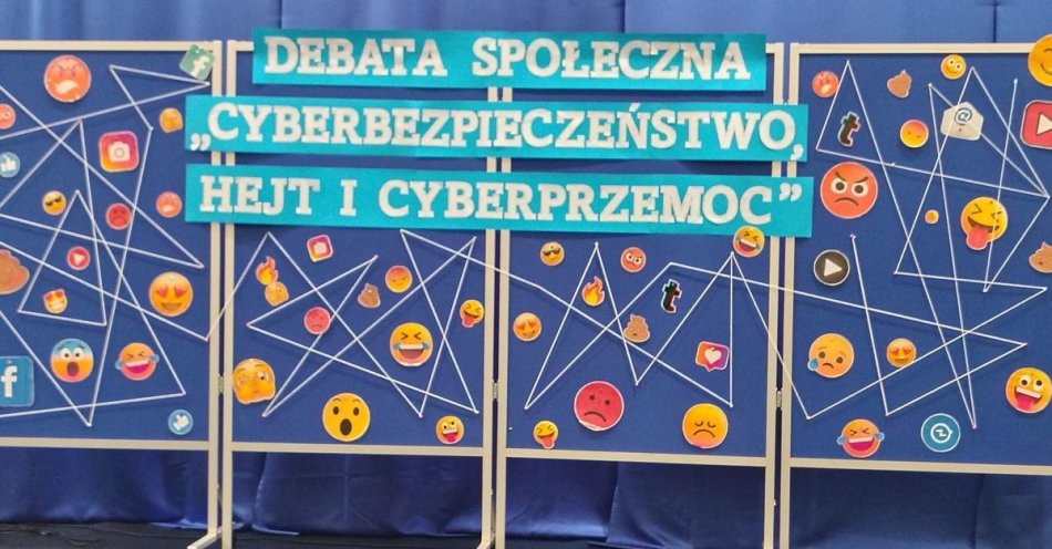zdjęcie: Uczniowie debatowali o cyberbezpieczeństwie i hejcie / fot. KPP w Łobzie