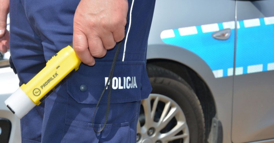zdjęcie: Kierowca nietrzeźwy – a obok trzeźwy pasażer z uprawnieniami / fot. KMP Suwałki