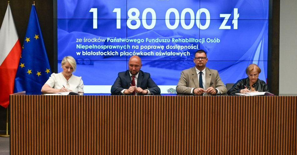 zdjęcie: Dofinansowanie z PFRON dla białostockich szkół średnich / fot. nadesłane