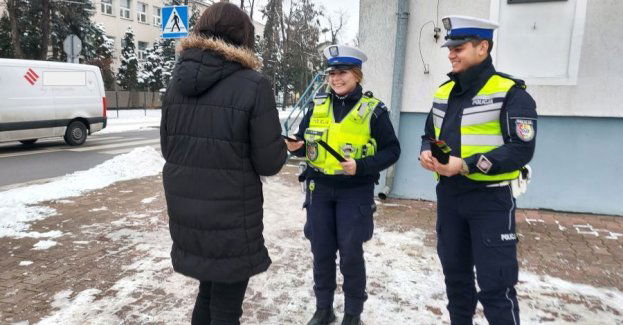 Mikołaj na drodze z policją