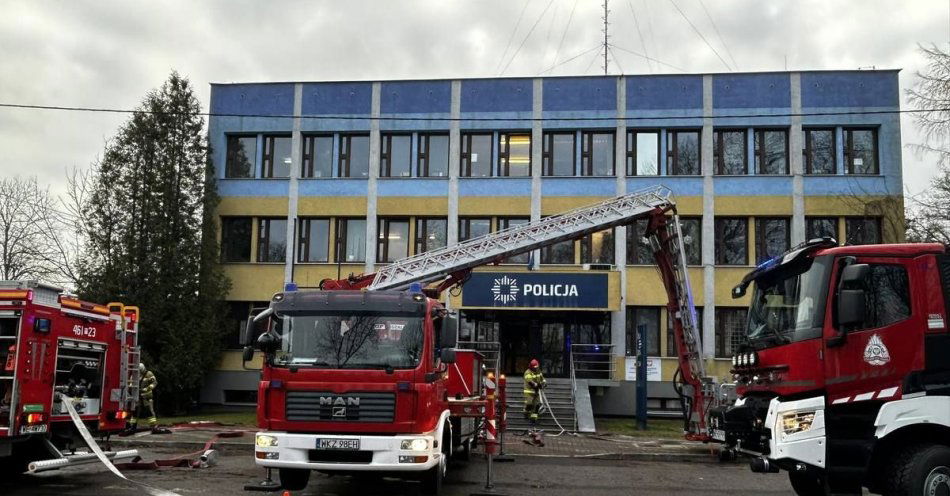 zdjęcie: Pożar w kozienickiej komendzie. Spokojnie, to tylko ćwiczenia / fot. KPP w Kozienicach