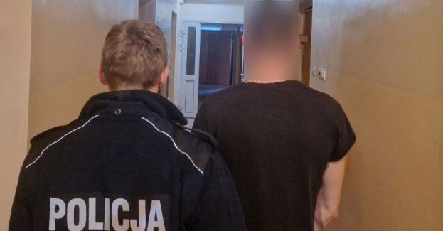 Nietrzeźwy doprowadził do kolizji myląc biegi w aucie