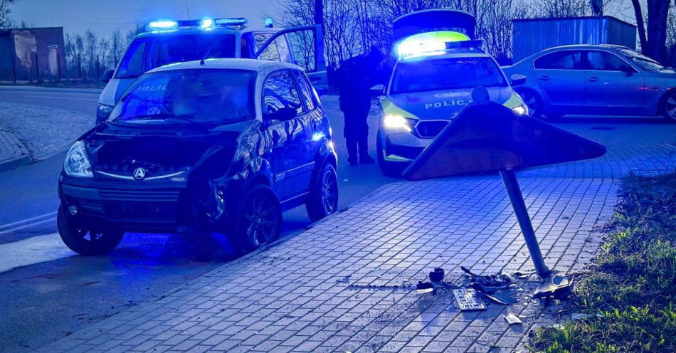 zdjęcie: Nietrzeźwy wjechał czterokołowcem w znak drogowy. Dwóch zatrzymanych / fot. KPP Sokółka
