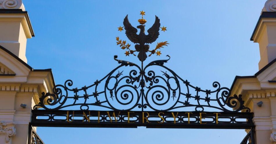 zdjęcie: Rektor UW o wycieku danych: to przykra sprawa, boli nas, ale działamy / Warszawa, 05.09.2025. Brama Uniwersytetu Warszawskiego.
(az/awol)PAP/Albert Zawada