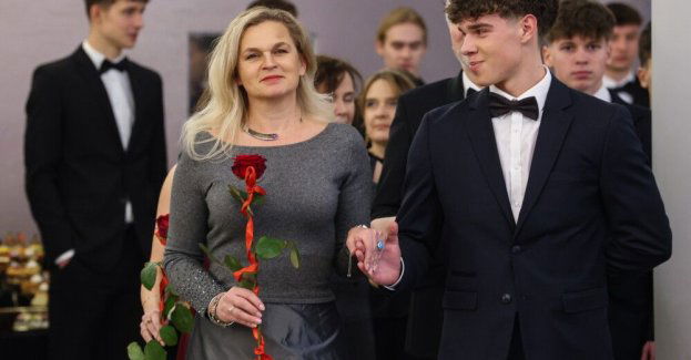 Min. Nowacka: studniówkę pamięta się często lepiej niż maturę