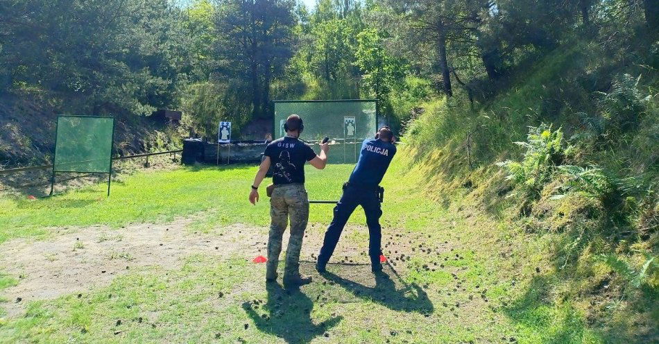 zdjęcie: Tucholscy policjanci na zawodach strzeleckich / fot. KPP w Tucholi