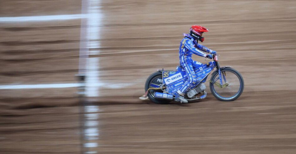zdjęcie: Broniący tytułu mistrza świata na żużlu Bartosz Zmarzlik wygrał Grand Prix Czech / fot. PAP