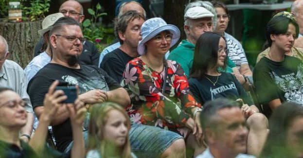 Seans filmowy przy Jeziorze Tarpno