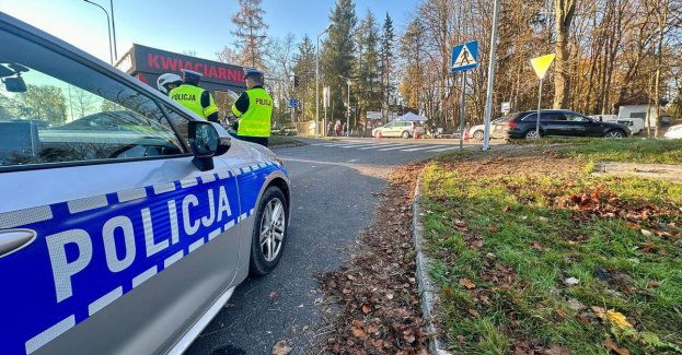 Jak bezpiecznie dojechać na cmentarz w okresie Wszystkich Świętych