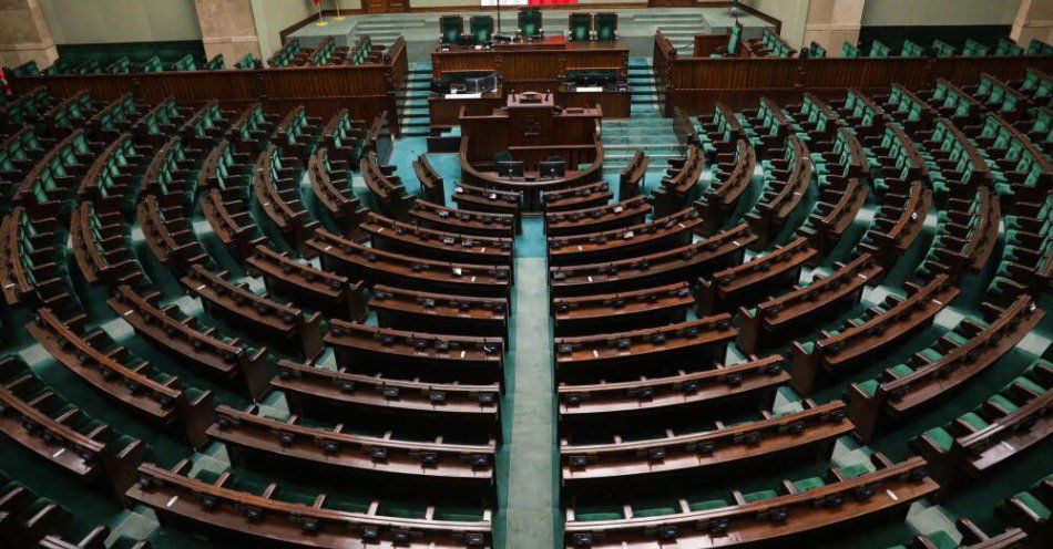 zdjęcie: CBOS: KO z poparciem 32 proc., PiS - 18,2 proc. / Warszawa, 25.02.2026. Sala obrad w Sejmie w Warszawie, 25 bm. (tg/zkoc) PAP/Tomasz Gzell