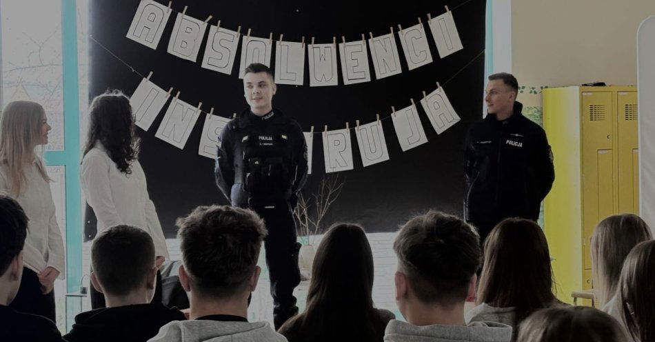 zdjęcie: Absolwenci Garczyńskiego o pracy w Policji bez mitów / fot. KPP Nowy Tomyśl
