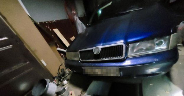 Nie zatrzymał się do policyjnej kontroli, uciekł do domu i schował się na strychu. Policjanci znaleźli, zatrzymali i ukarali 31-latka mandatami w wyso