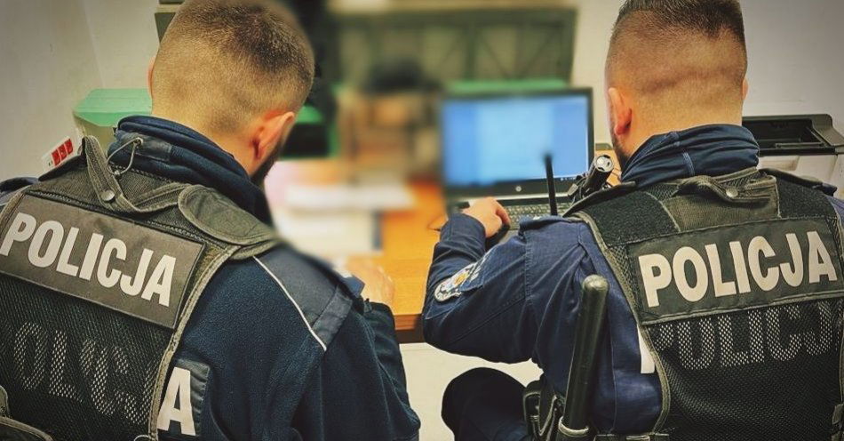 zdjęcie: Wyrzuciła na chodnik śmieci, bo spieszyła się do pracy / fot. KMP Łomża
