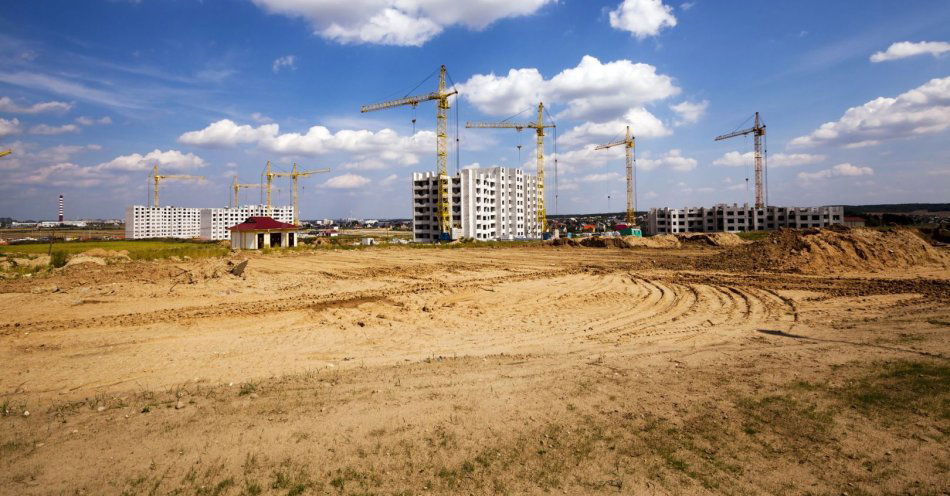 zdjęcie: Miasto przekaże ziemię pod budowę bloków dla wojska / v9495659