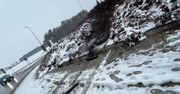 Wsiadł nietrzeźwy za kierownicę-jazdę skończył na środku ronda