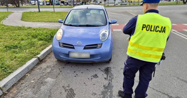 Łódź: policjanci kontrolują oświetlenie pojazdów