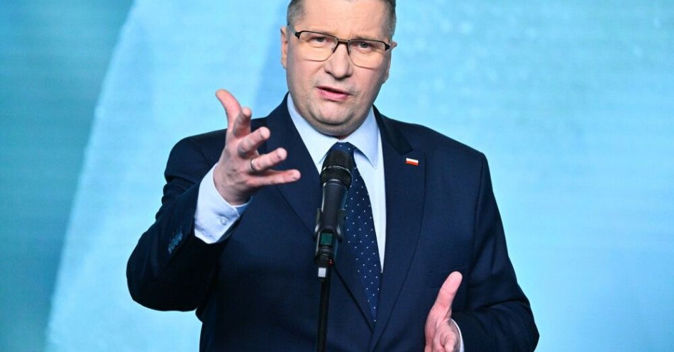 zdjęcie: Czarnek: ci, którzy podejmą ewentualną uchwałę rządu ws. unijnego programu SAFE, staną przed sądem / Warszawa, 11.03.2026. Wiceprezes PiS Przemysław Czarnek podczas konferencji prasowej w siedzibie PiS przy ulicy Nowogrodzkiej w Warszawie, 11 bm. (jm) PAP/Piotr Nowak