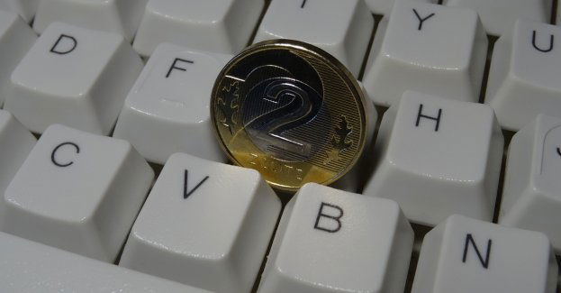 Uwierzyła, że kontaktuje się z nią córka i przelała prawie 10 000 złotych