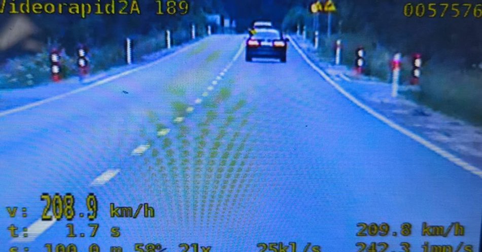 zdjęcie: Pędził krajówką ponad 200 kilometrów na godzinę, nagrał to wideorejestrator / fot. KPP Bielsk Podlaski